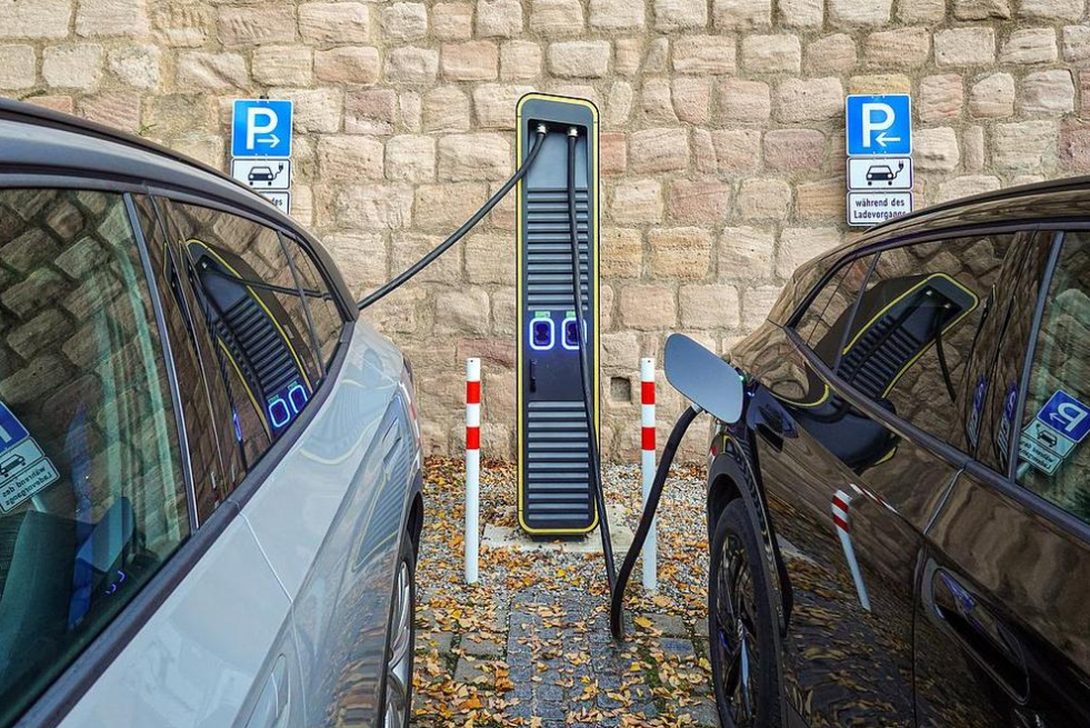 德国电车公共充电桩年增16% 汽车工业协会：建得太慢！