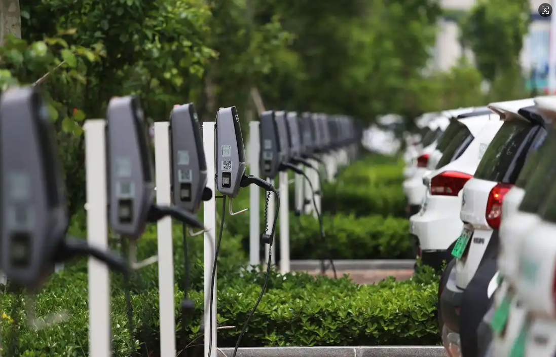 三年建2800万充电桩 一场“补能革命”正式开启