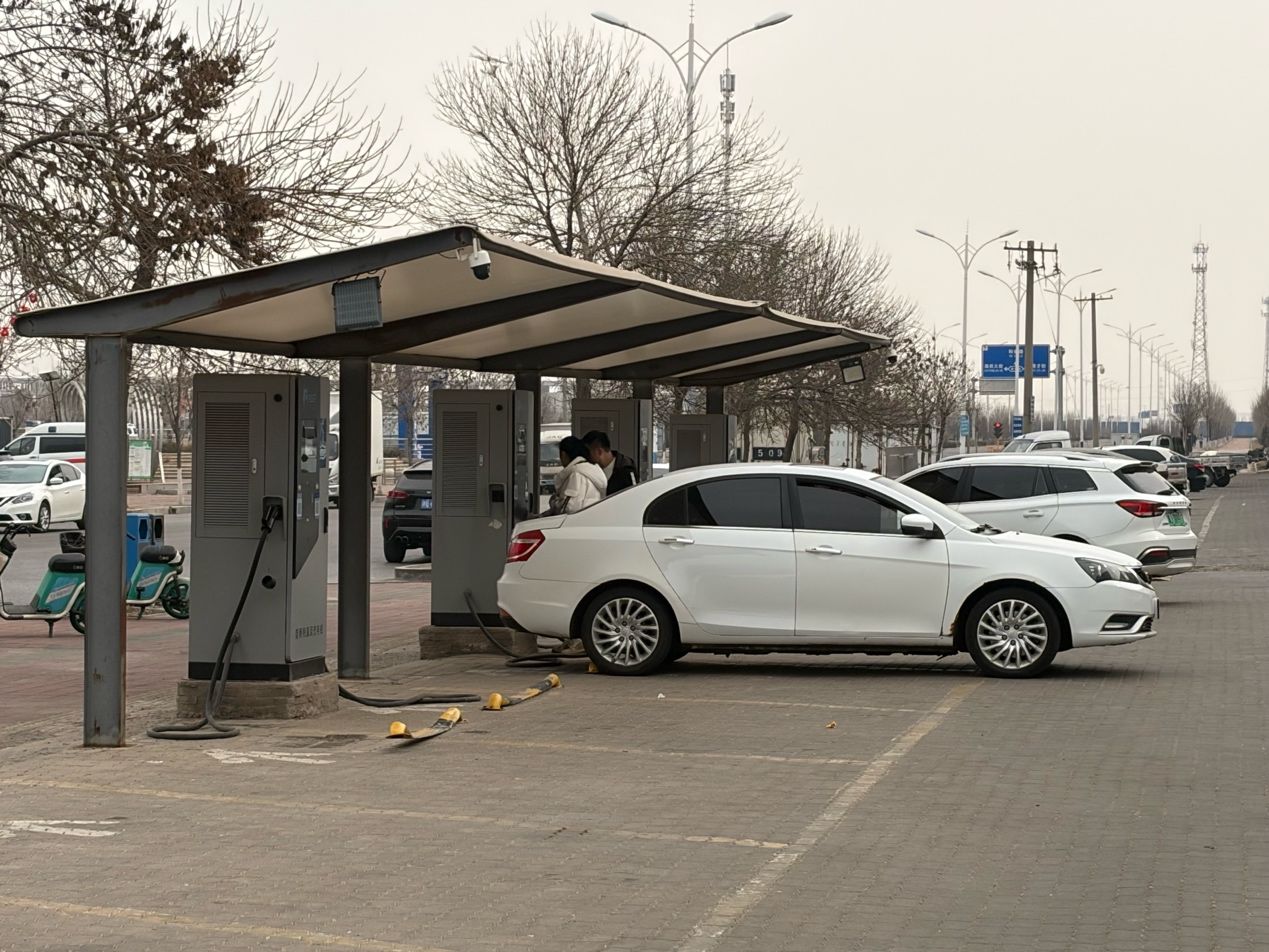 马年春节实探五省充电桩现状：“充电焦虑”正向“充电自由”切换，三四线城市价格更低，低温地区仍待突破